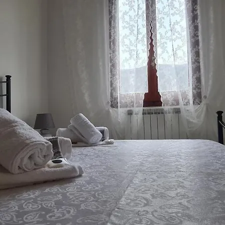 ☆ L' Arco ☆ Local Experience & Relax☆ Family/Couple @ 5 Terre Volastra